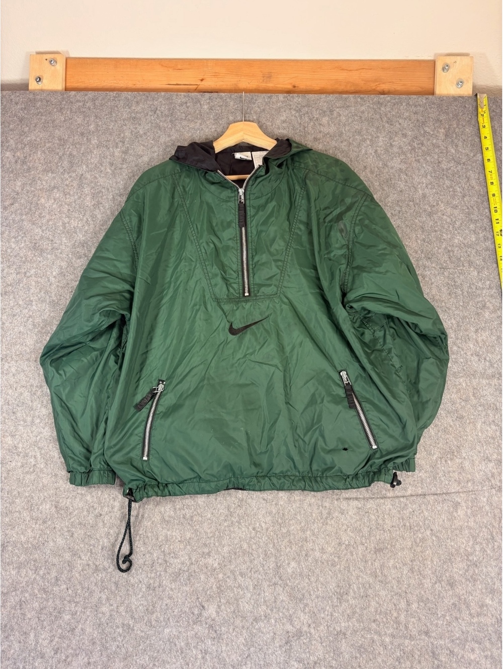 Vintage Nike green hooded center swoosh pullover windbreaker size XL